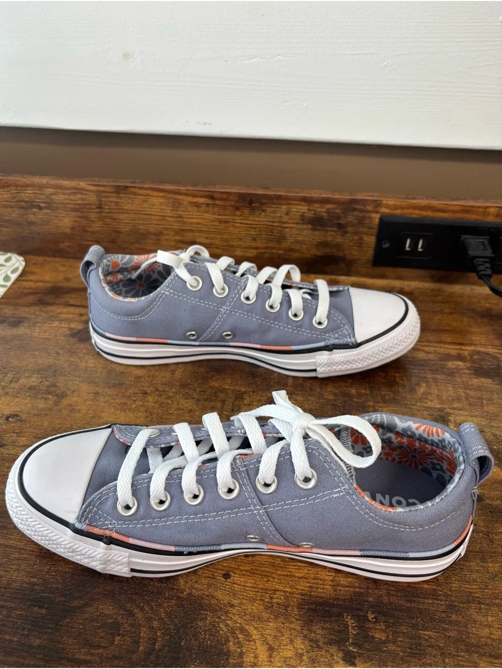 Converse women’s low